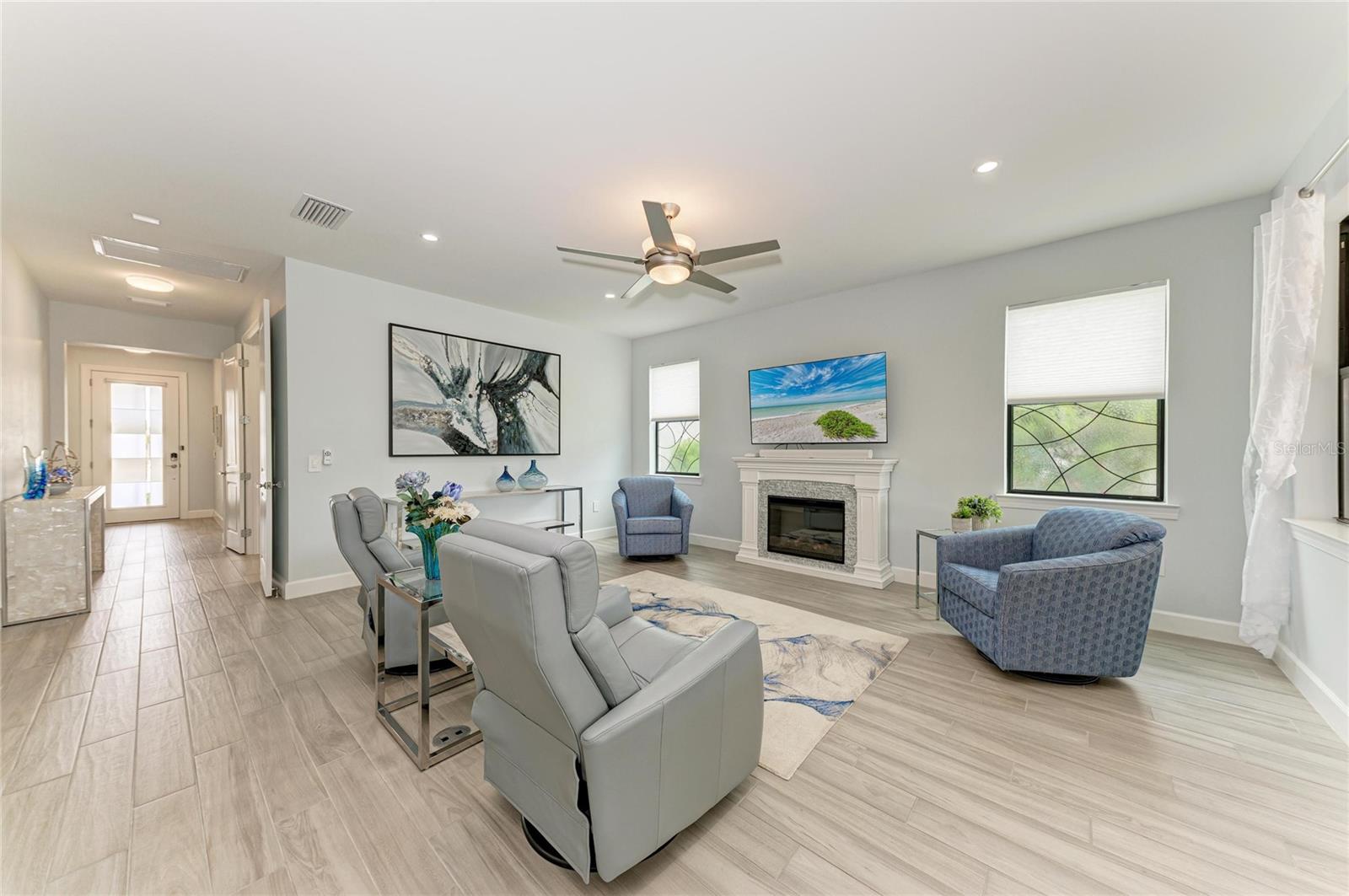 Listing Image #11