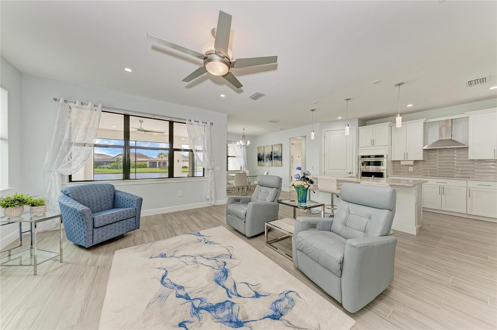 Listing Image #12