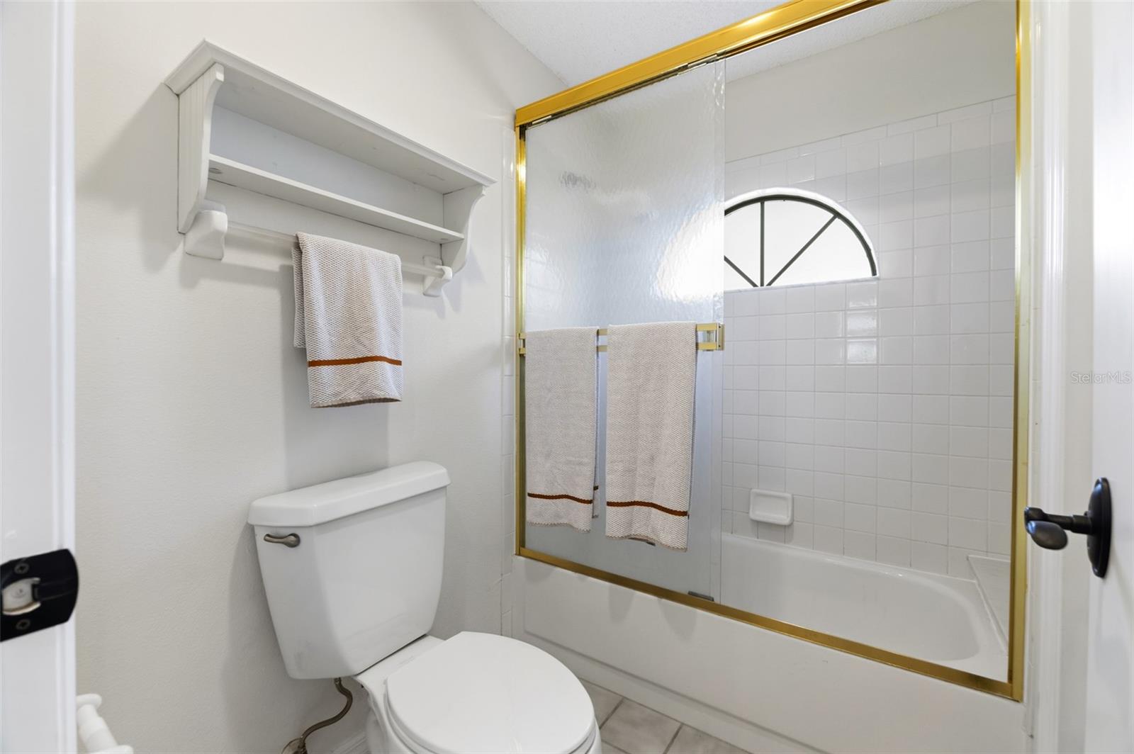 Listing Image #9