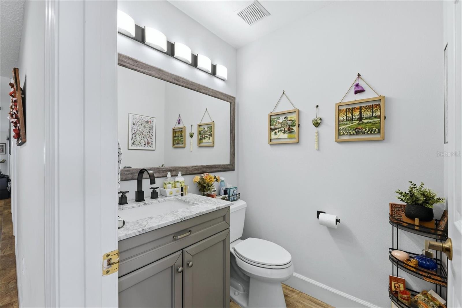 Listing Image #16