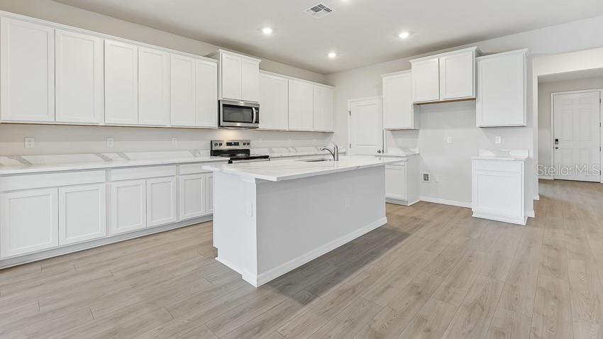 Listing Image #4