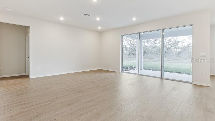 Listing Image #8