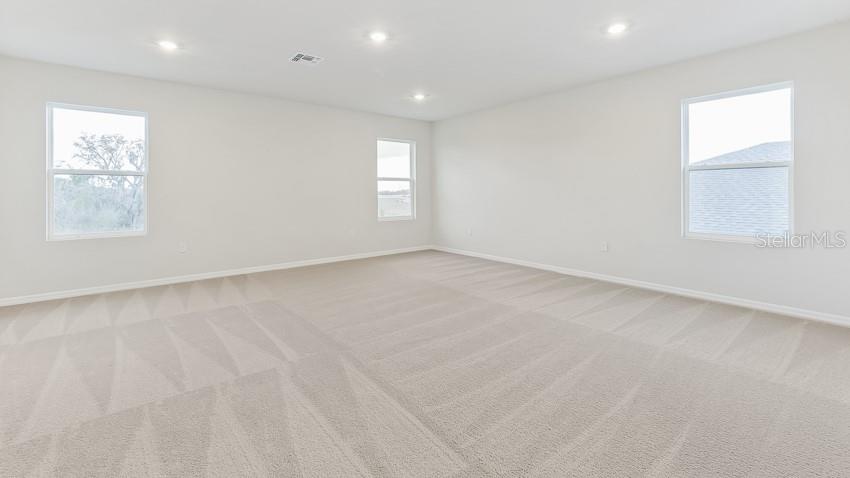 Listing Image #11