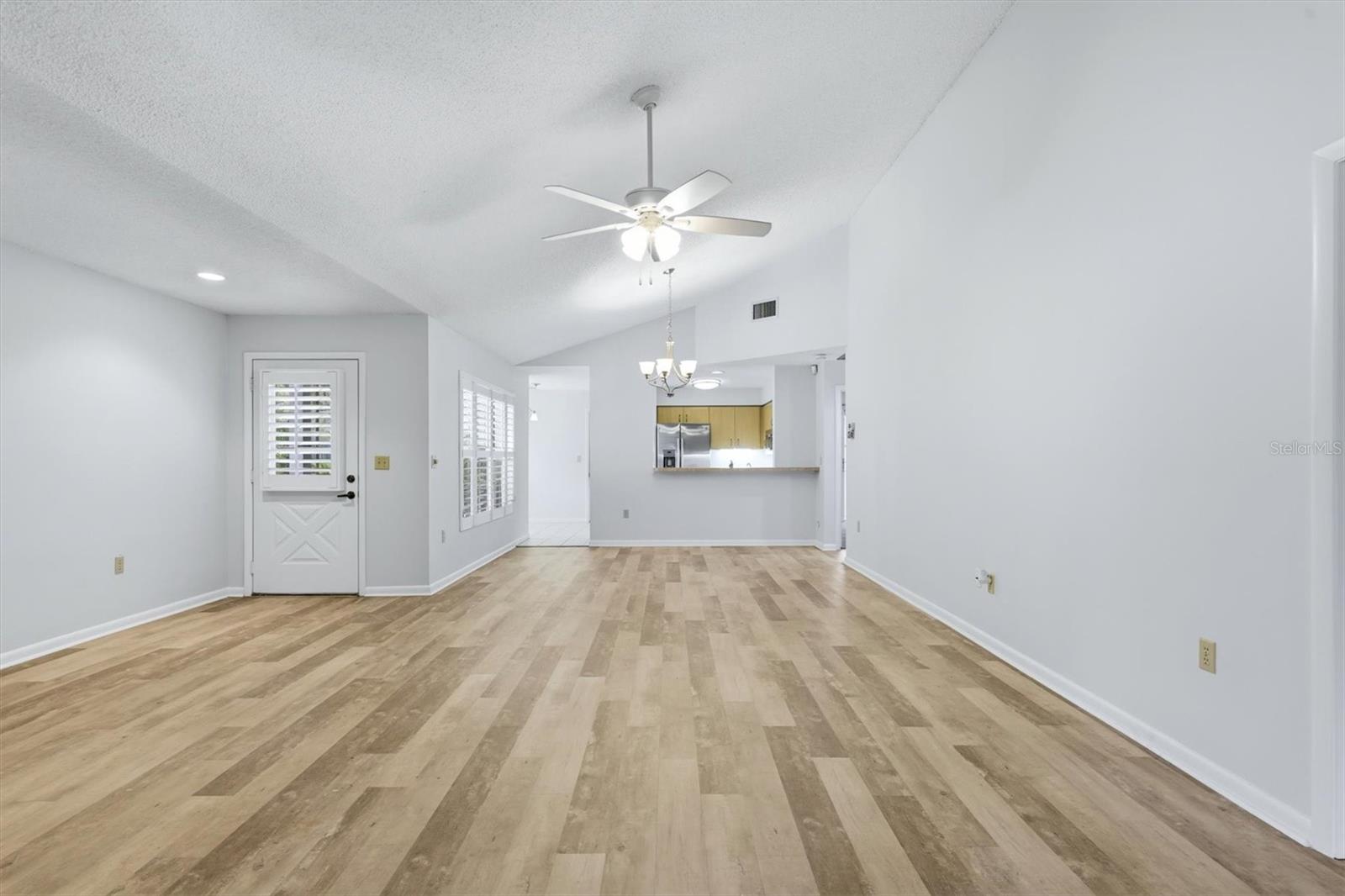 Listing Image #6