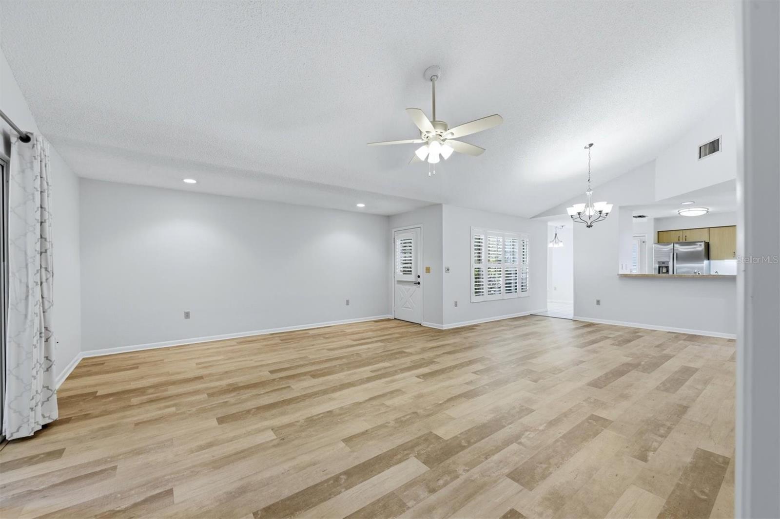 Listing Image #7