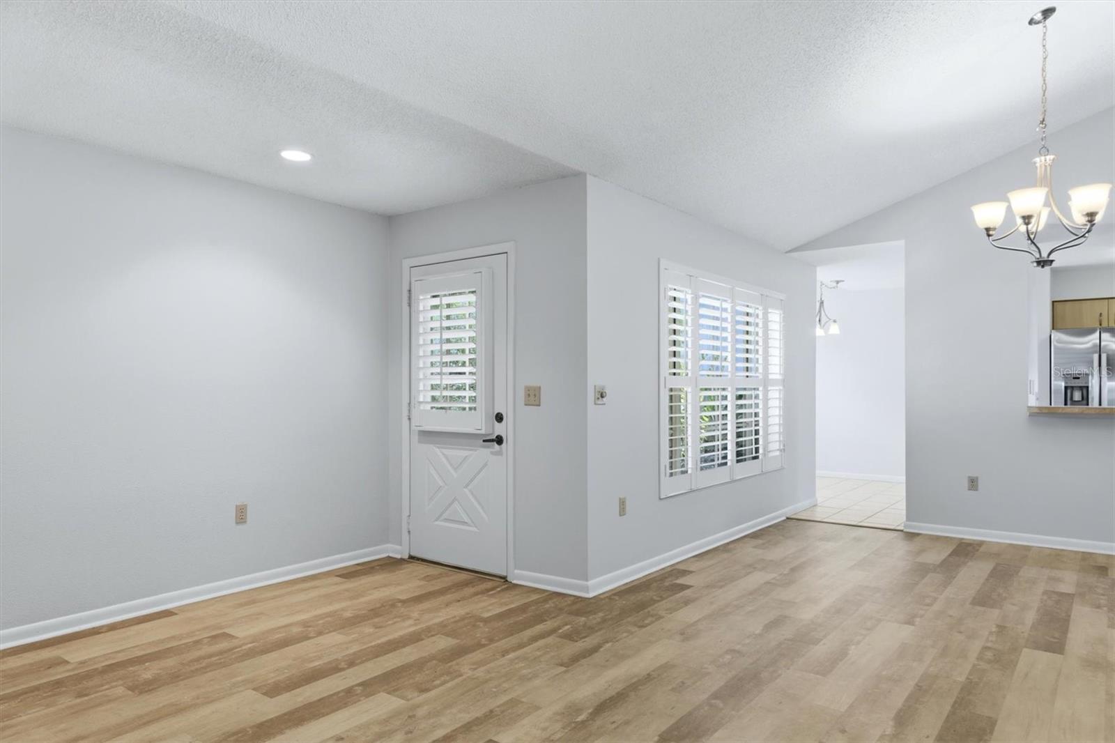 Listing Image #8