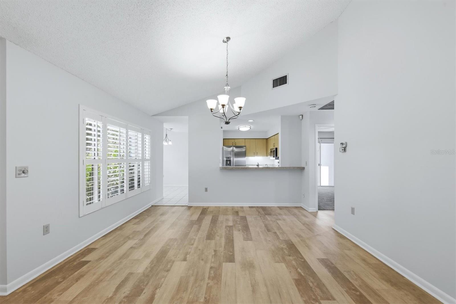 Listing Image #9