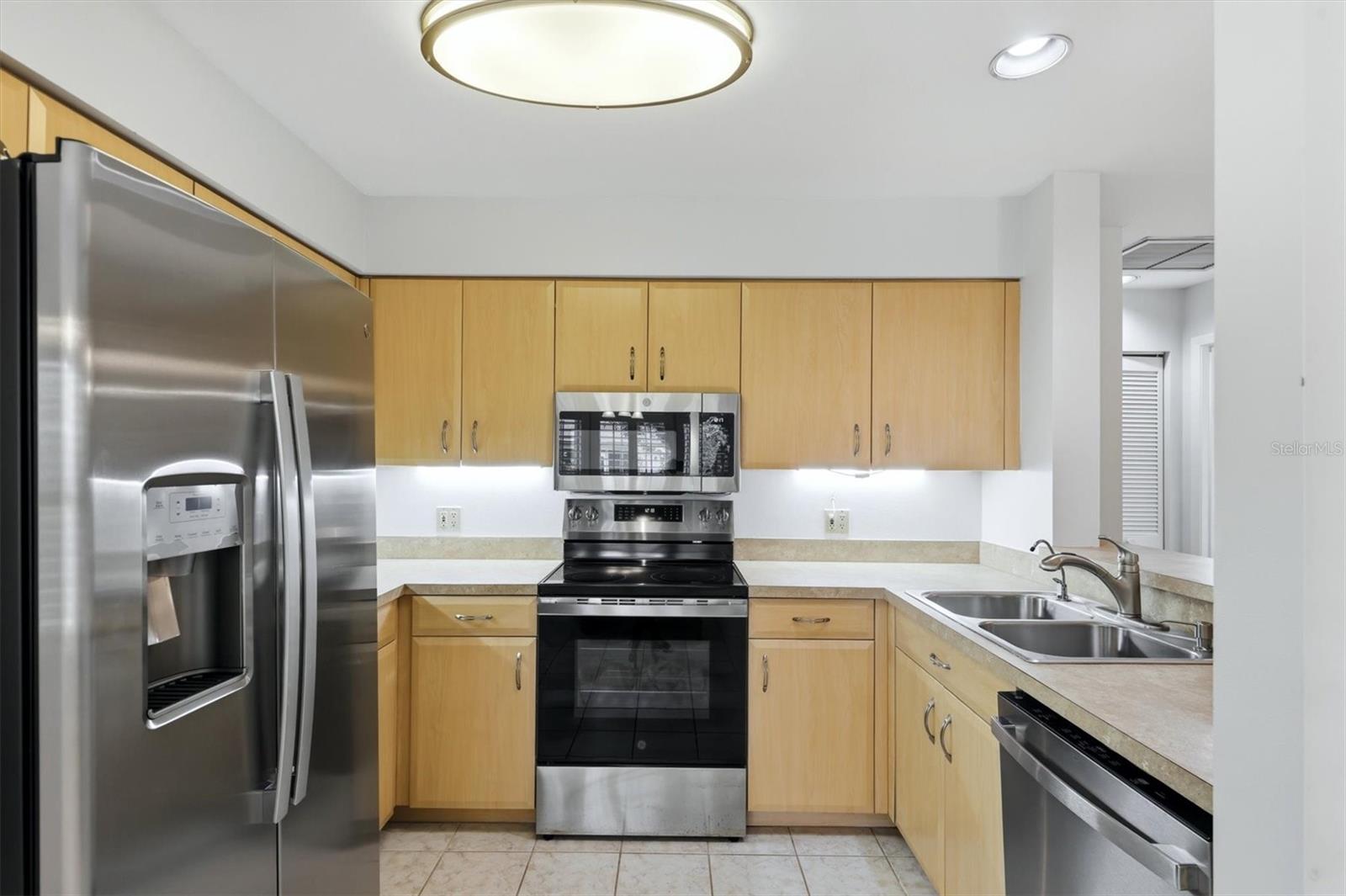Listing Image #12