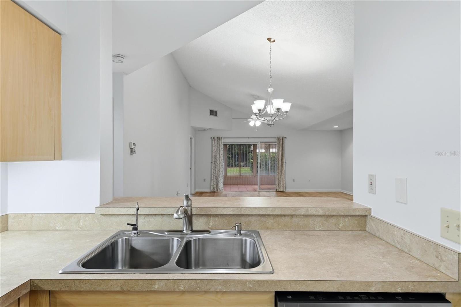 Listing Image #13
