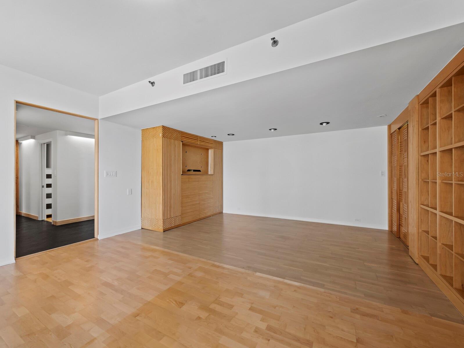 Listing Image #6