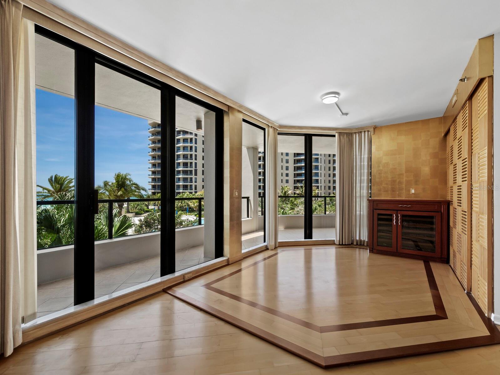Listing Image #7