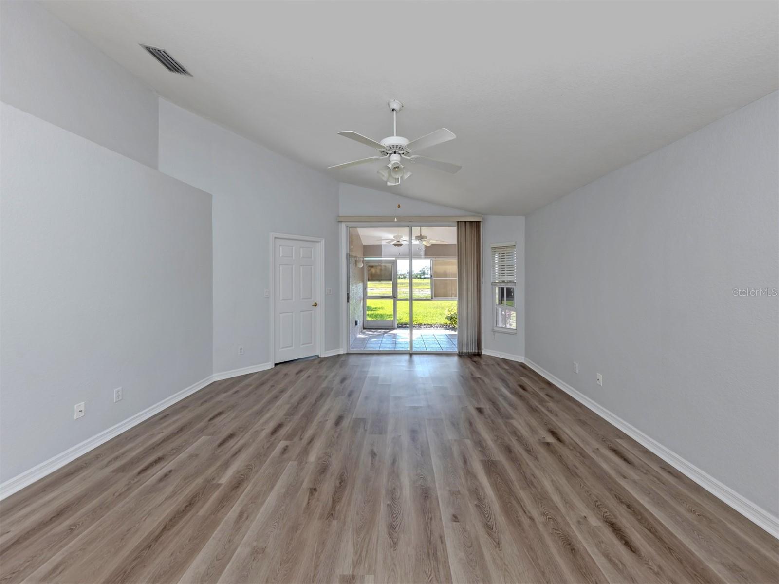 Listing Image #6