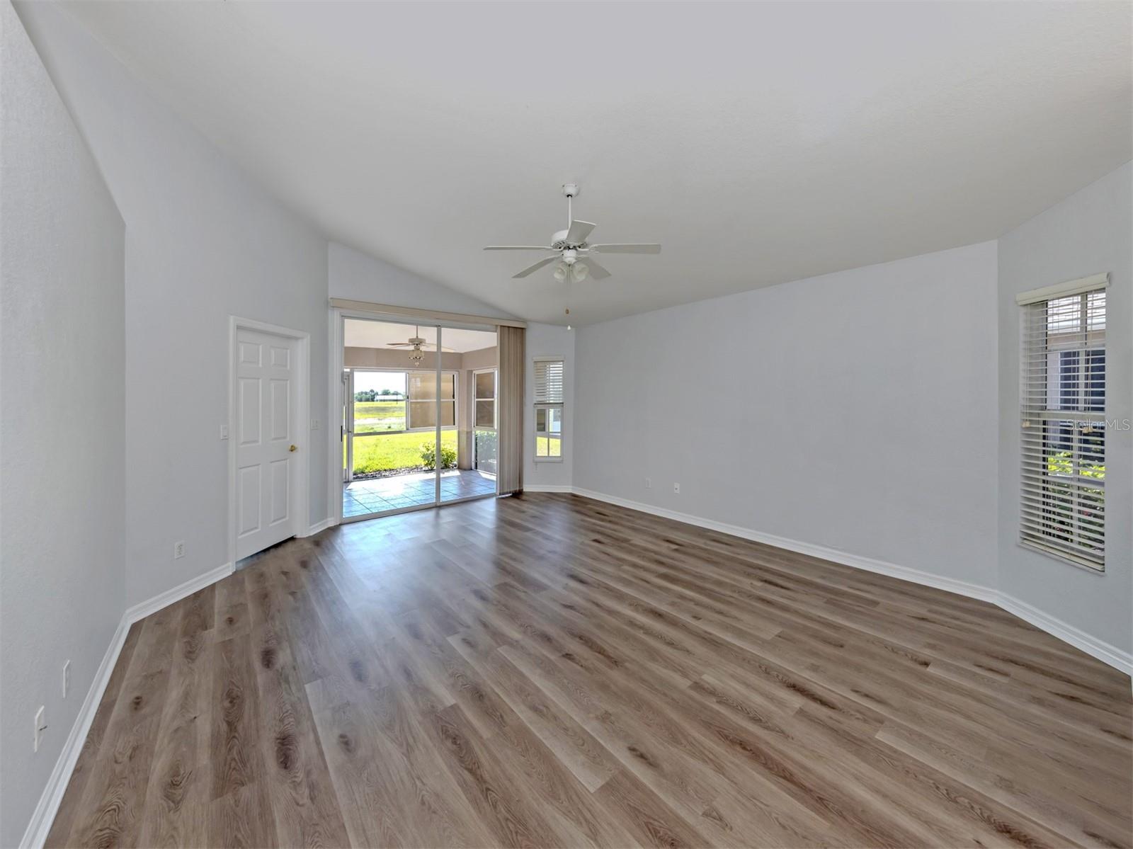 Listing Image #7