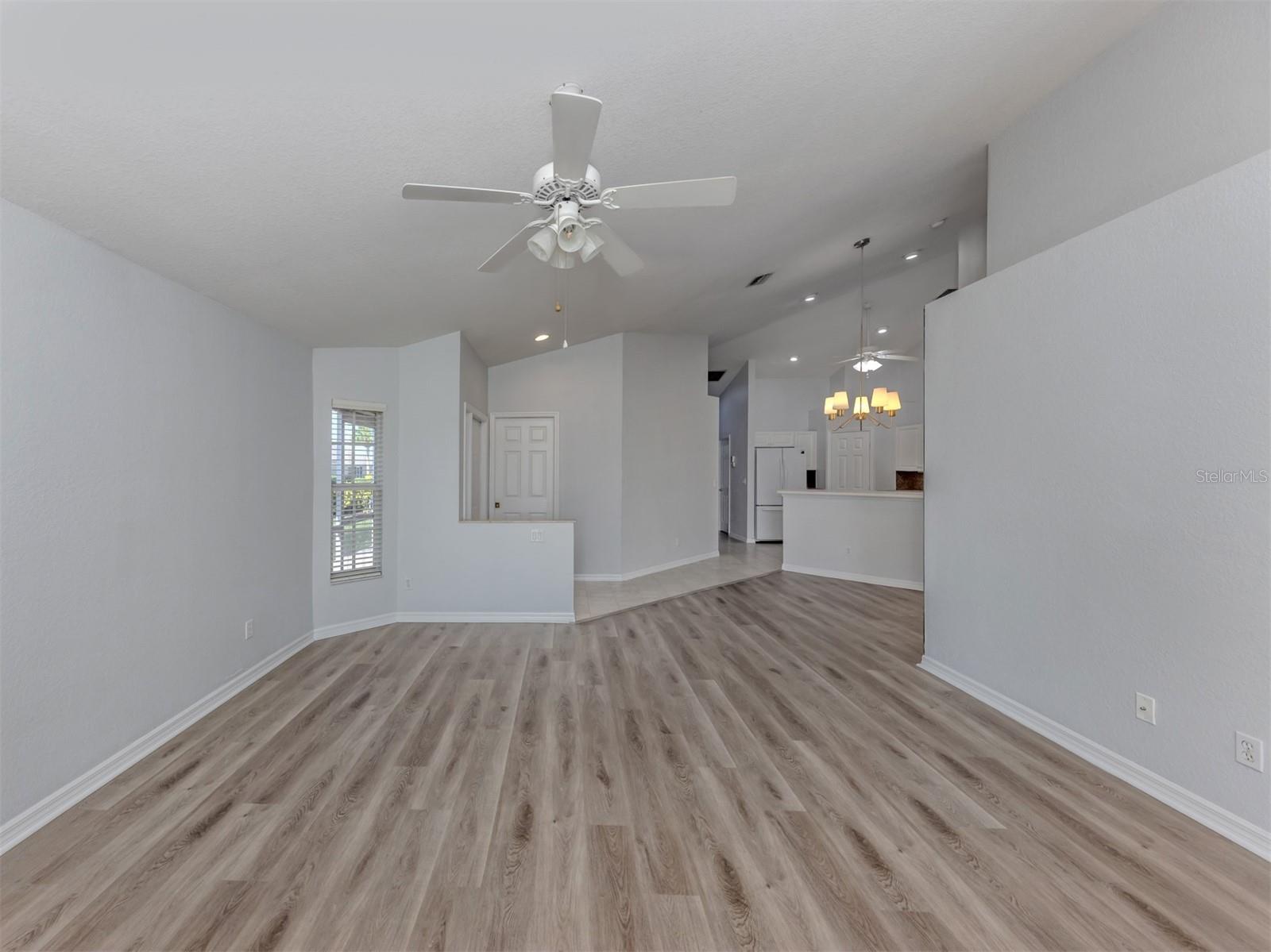Listing Image #9