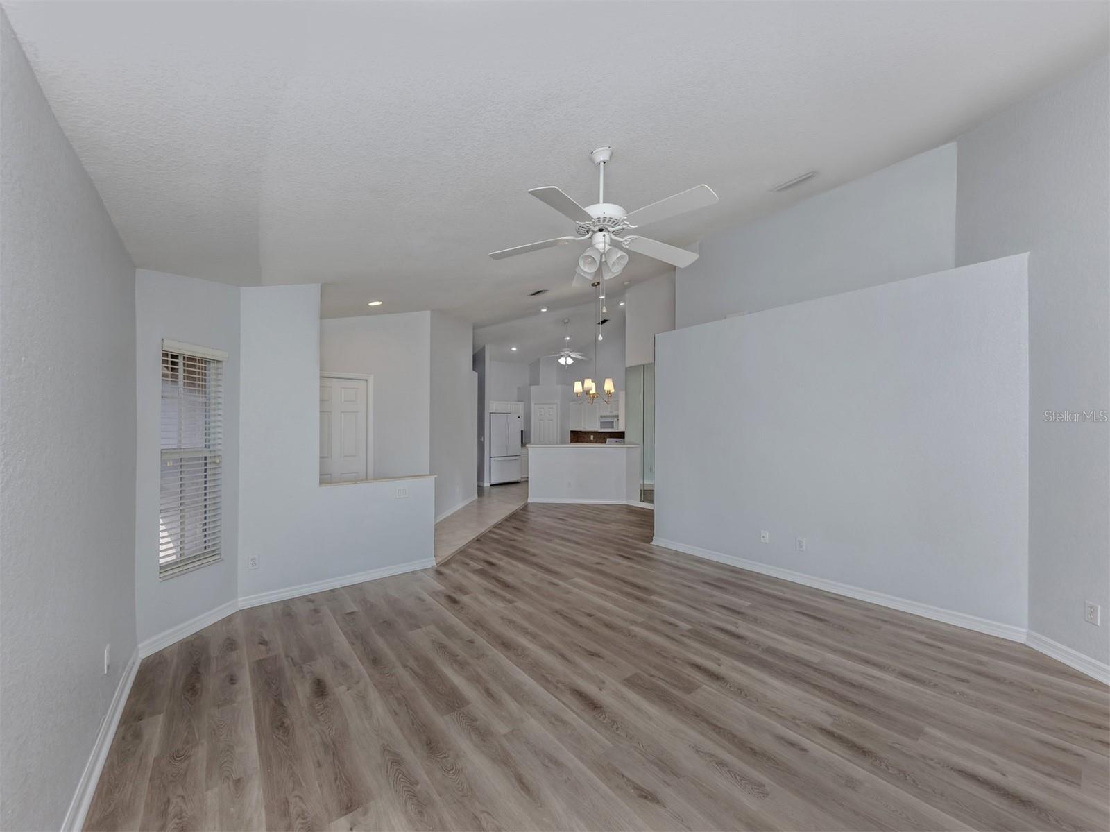 Listing Image #10
