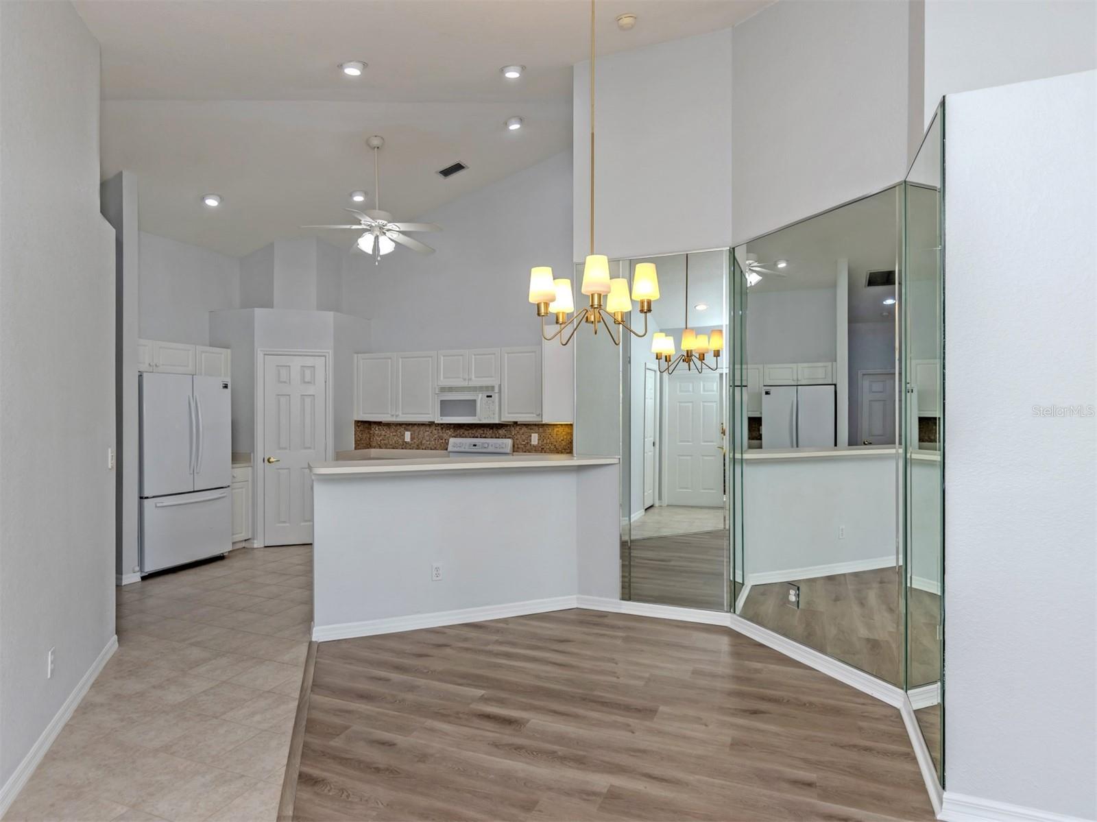 Listing Image #11