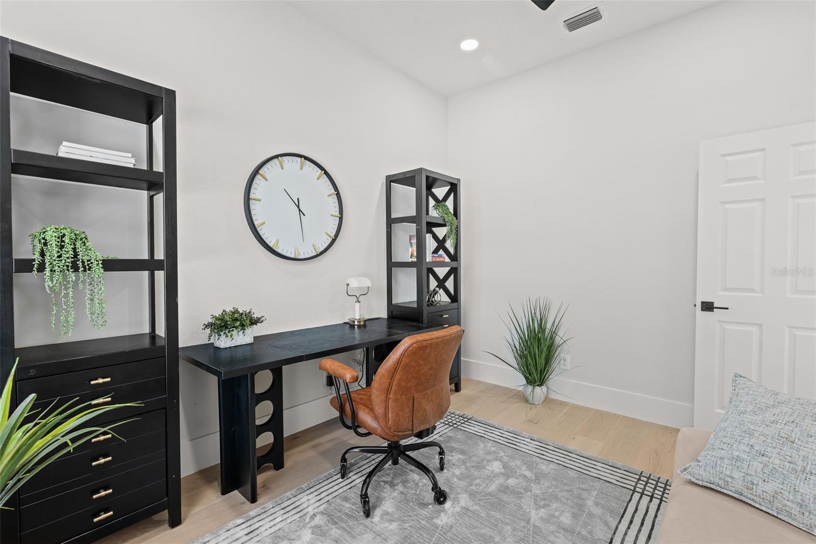 Listing Image #24