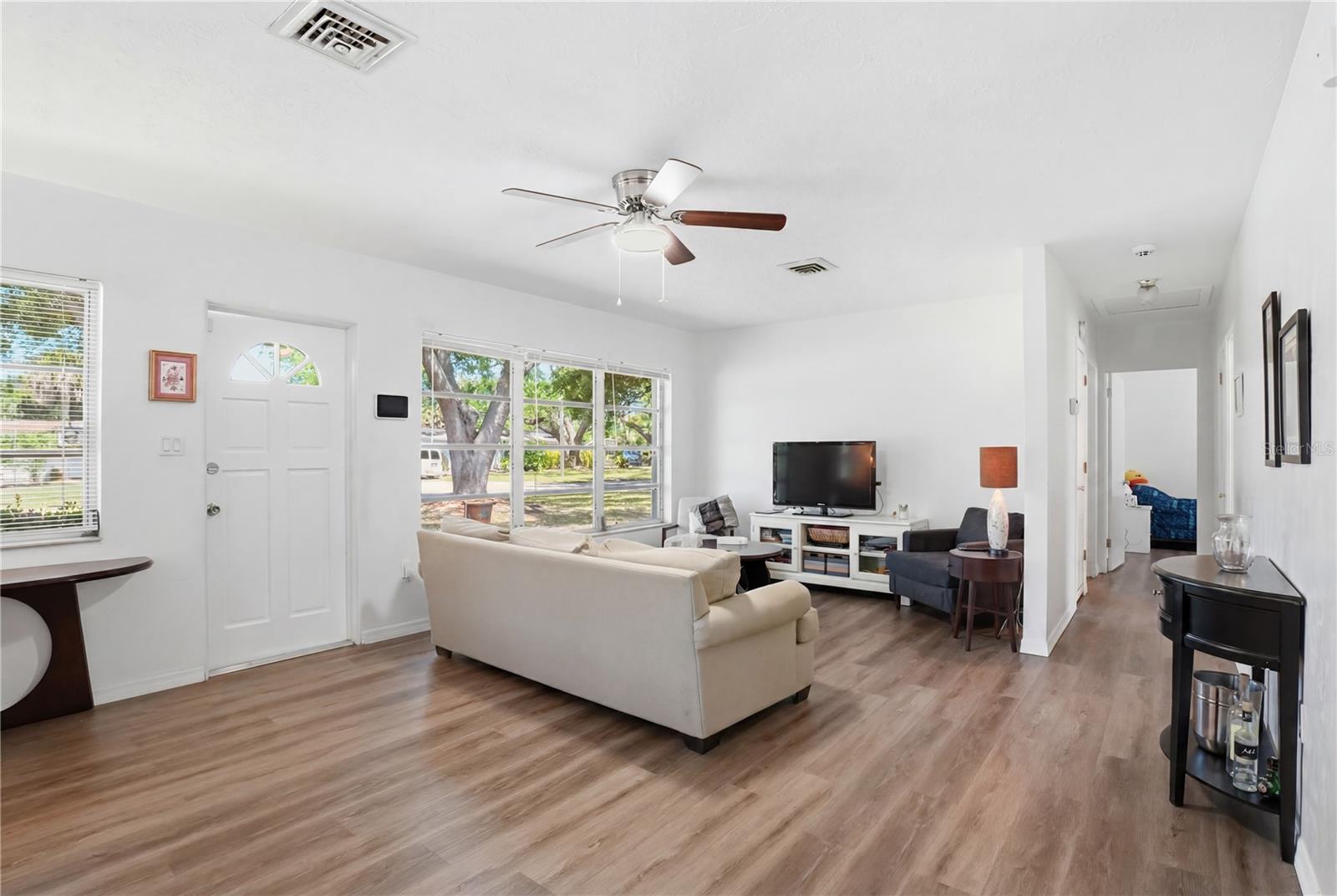 Listing Image #3