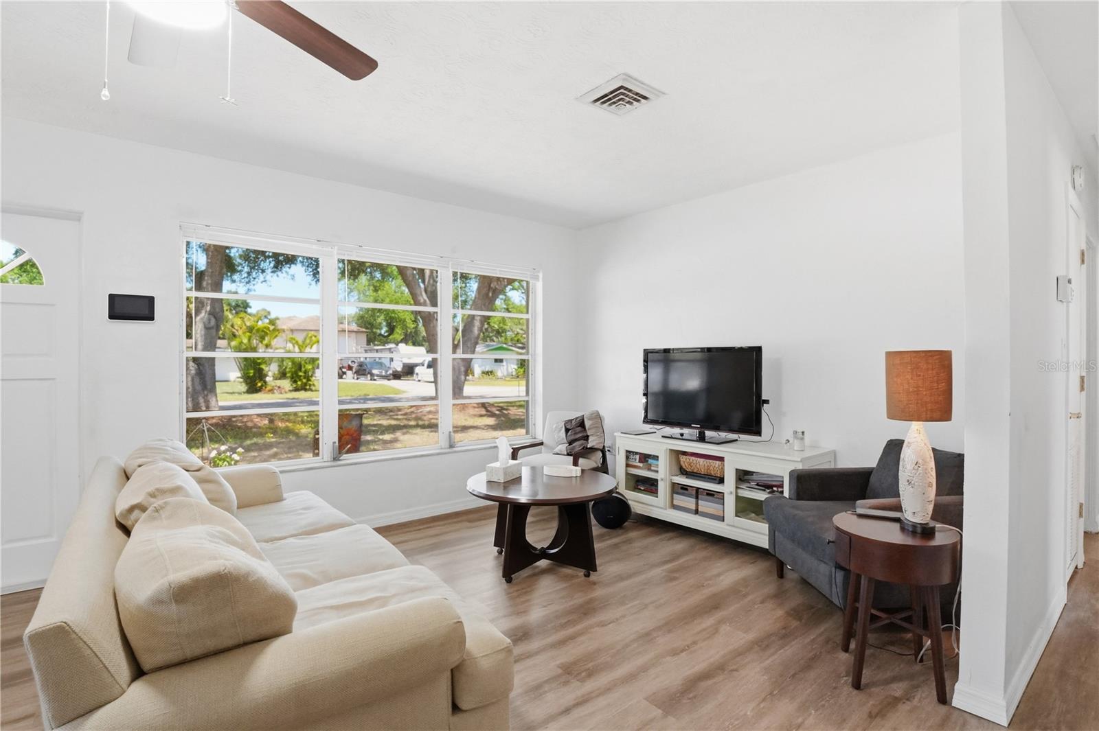 Listing Image #4