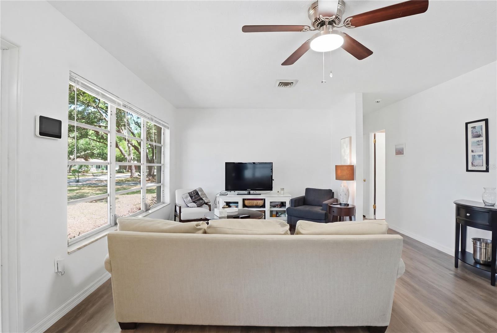 Listing Image #5