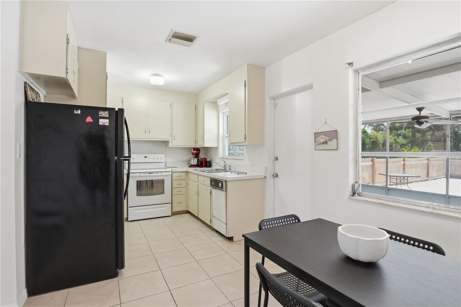 Listing Image #8