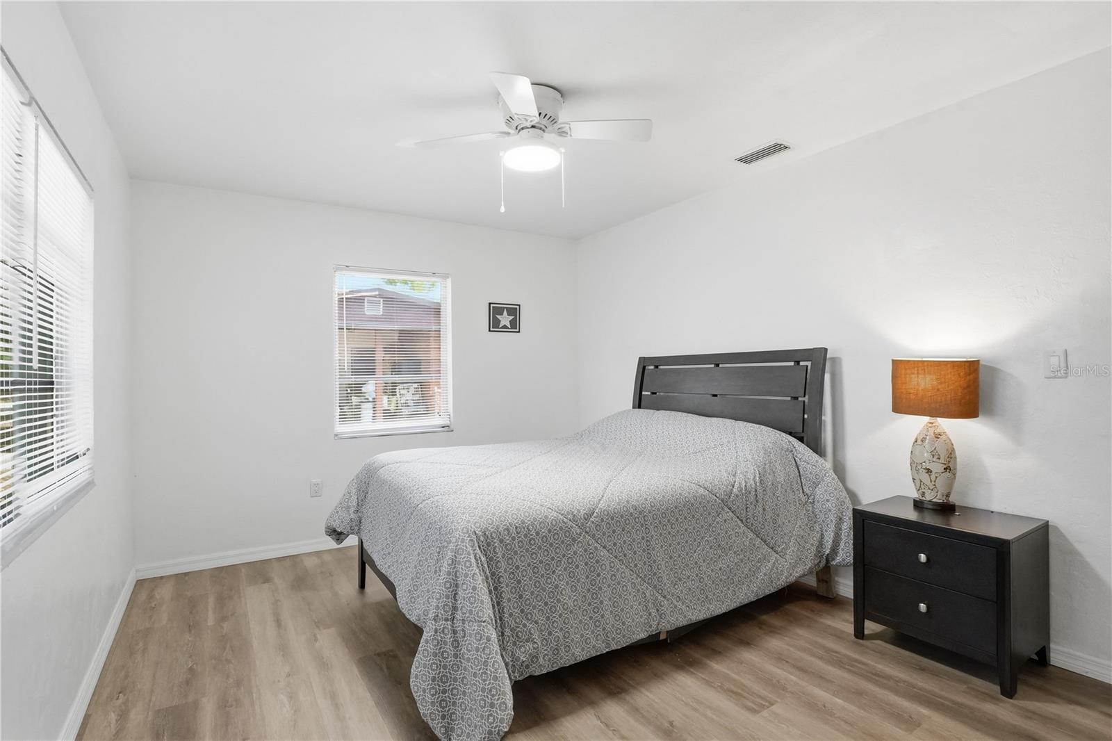Listing Image #12