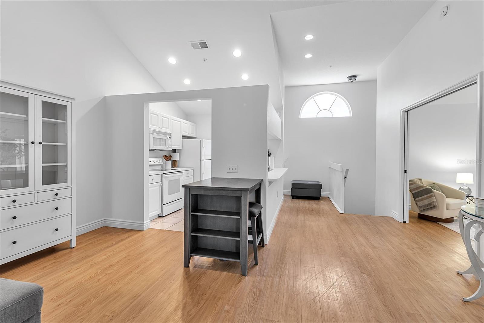 Listing Image #6
