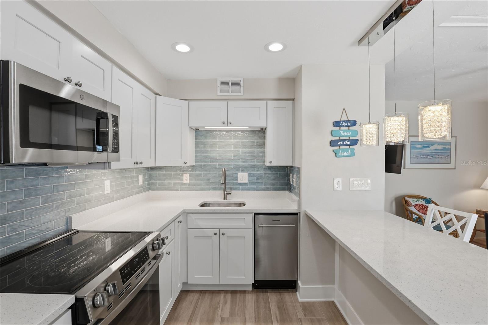 Listing Image #10