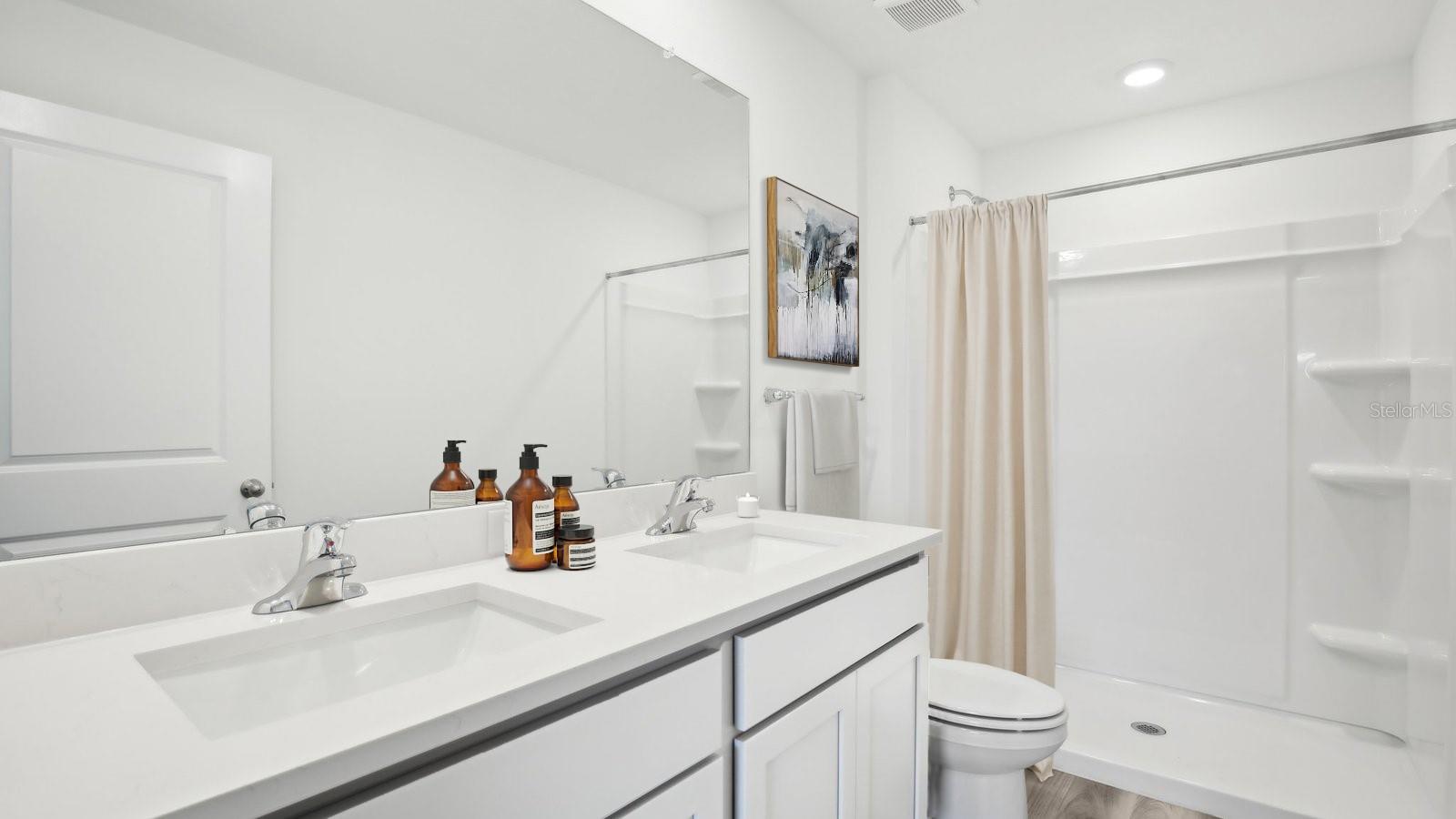 Listing Image #9