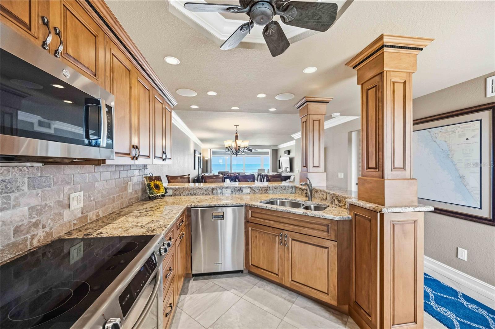 Listing Image #9