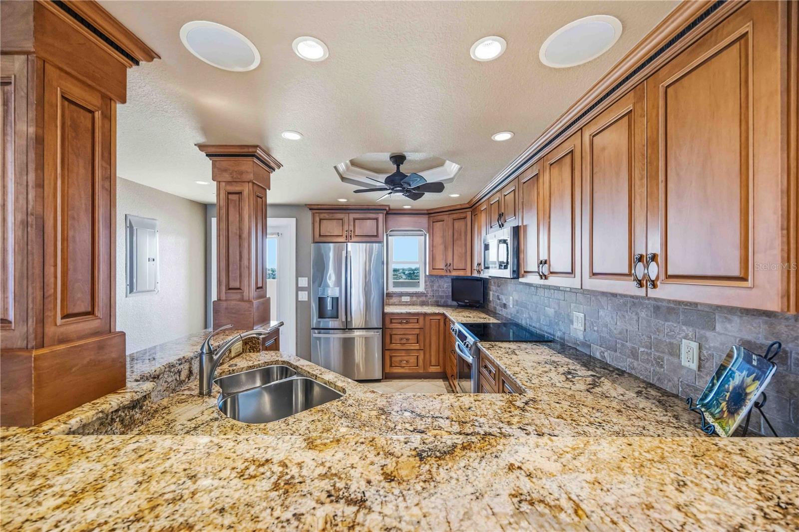 Listing Image #12