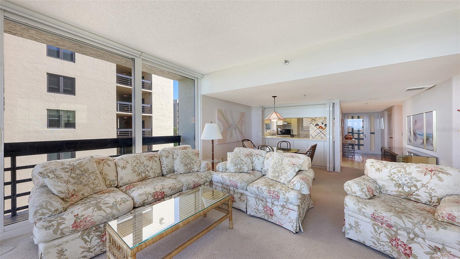 Listing Image #9