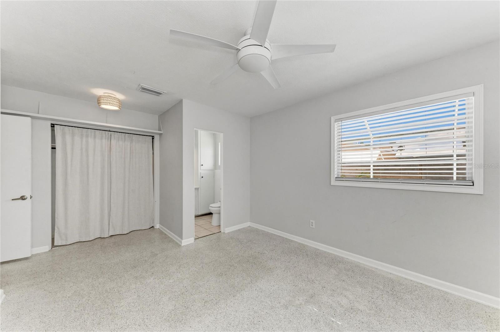 Listing Image #36