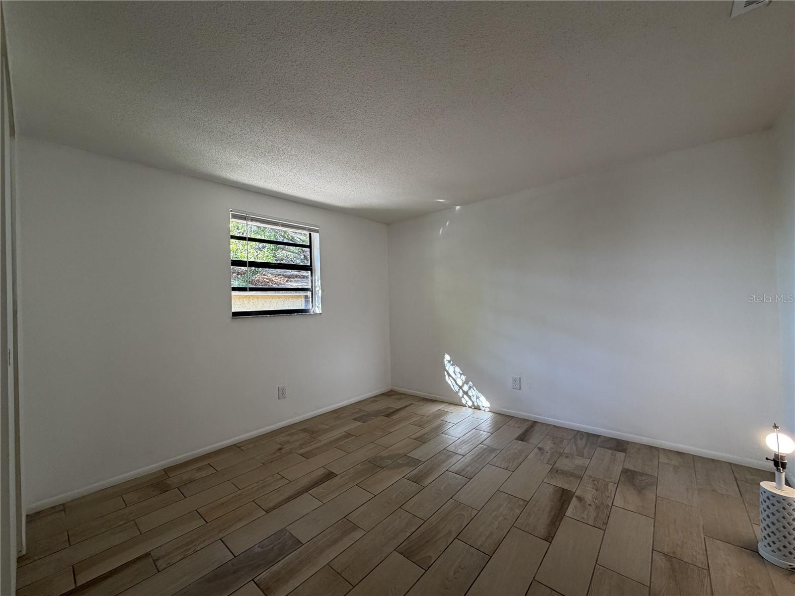 Listing Image #5