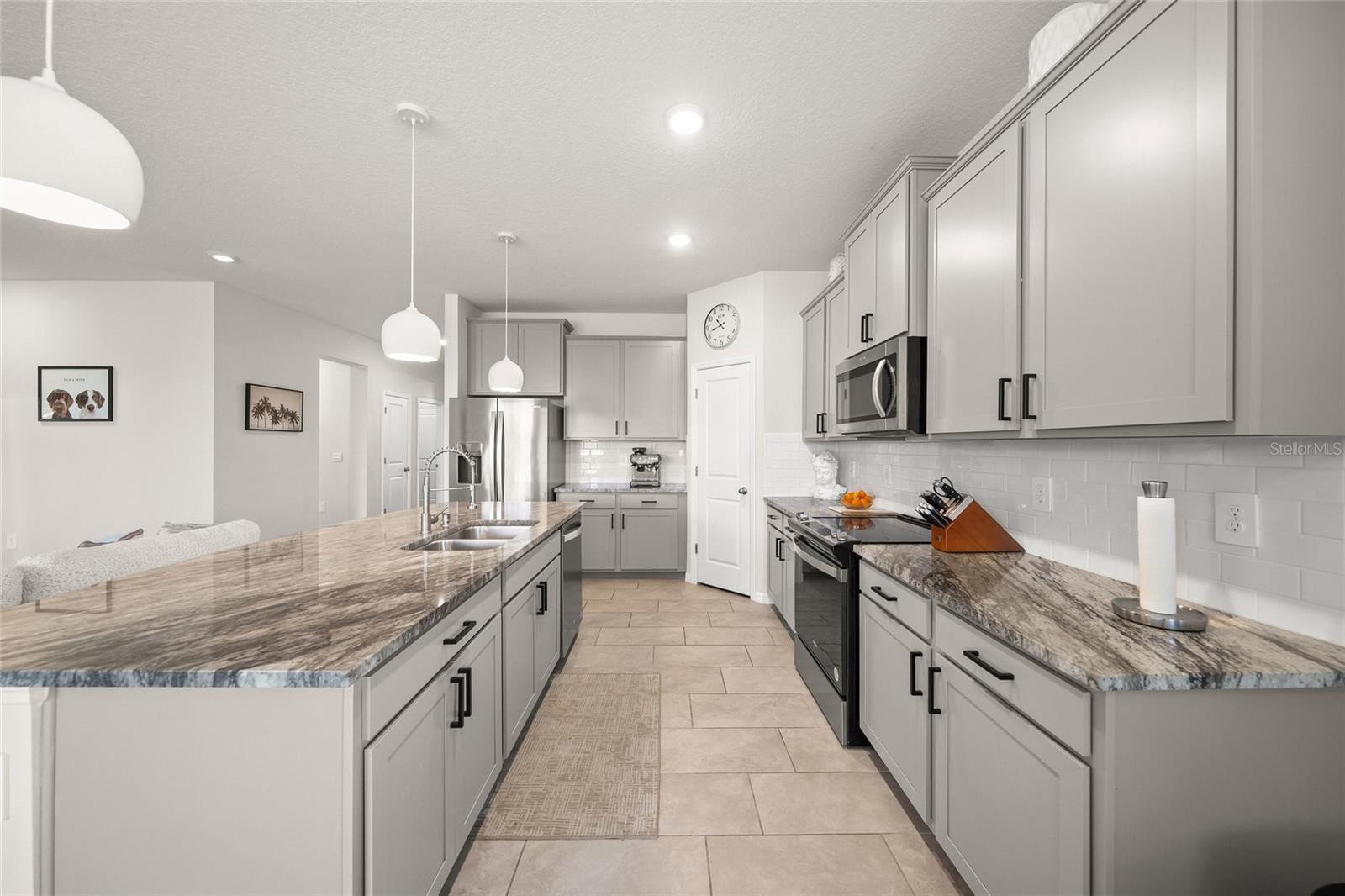Listing Image #3