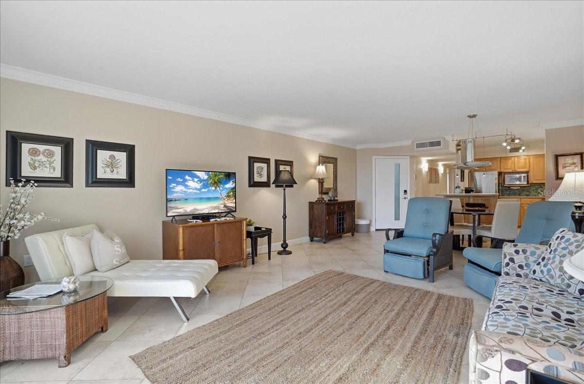Listing Image #11