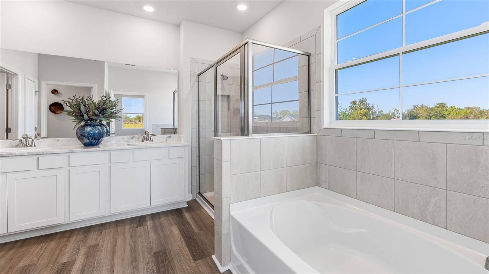 Listing Image #12