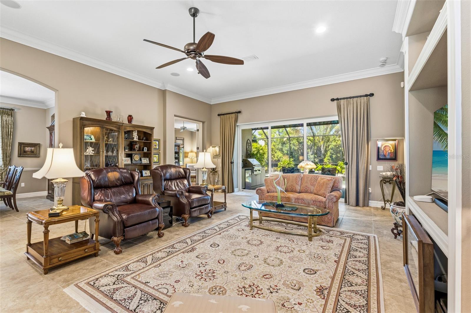 Listing Image #11