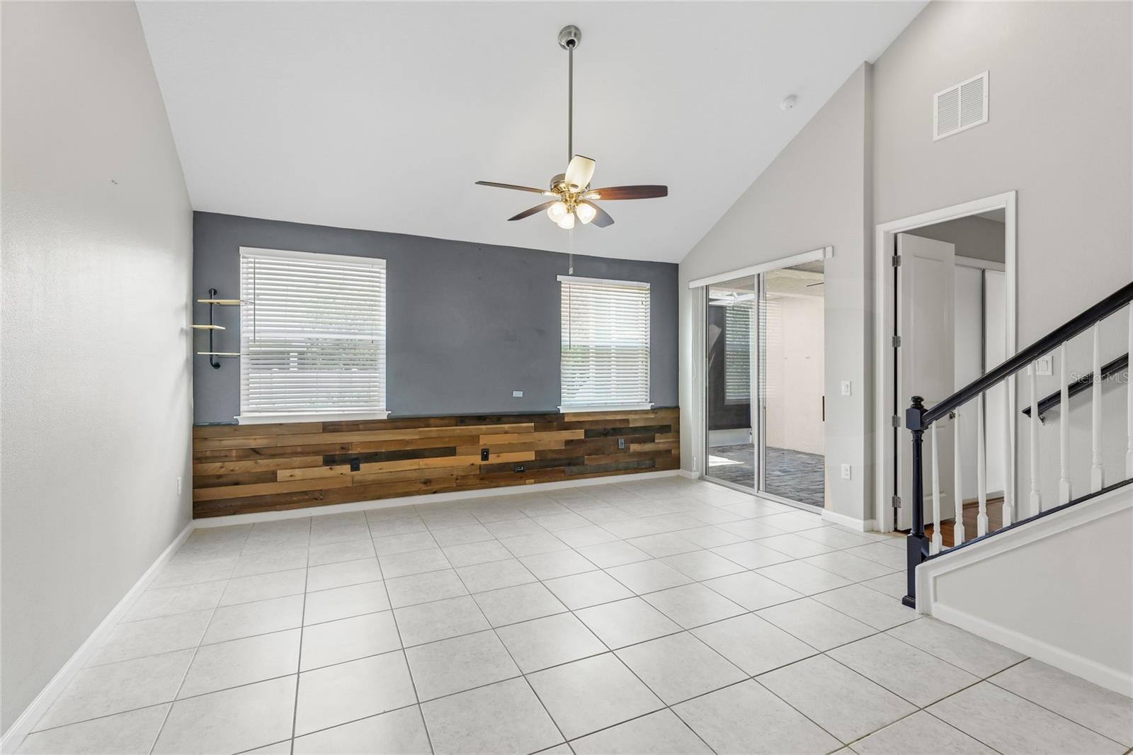 Listing Image #12