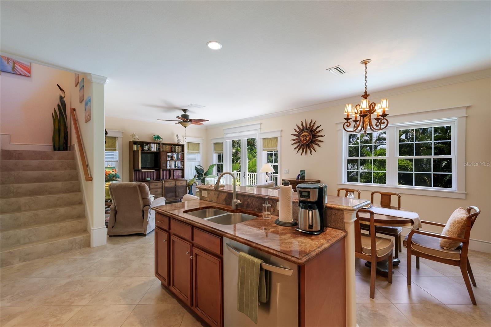 Listing Image #10