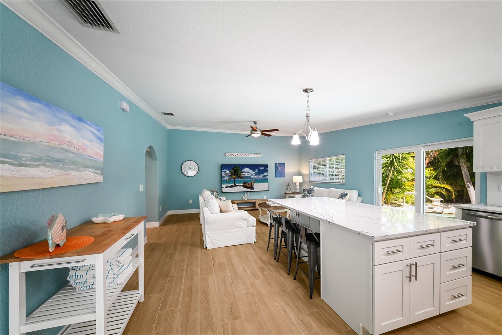 Listing Image #11