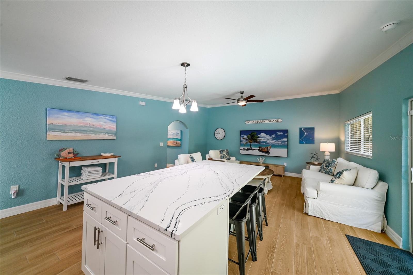 Listing Image #12