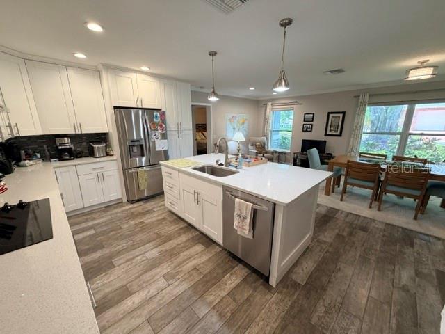 Listing Image #11