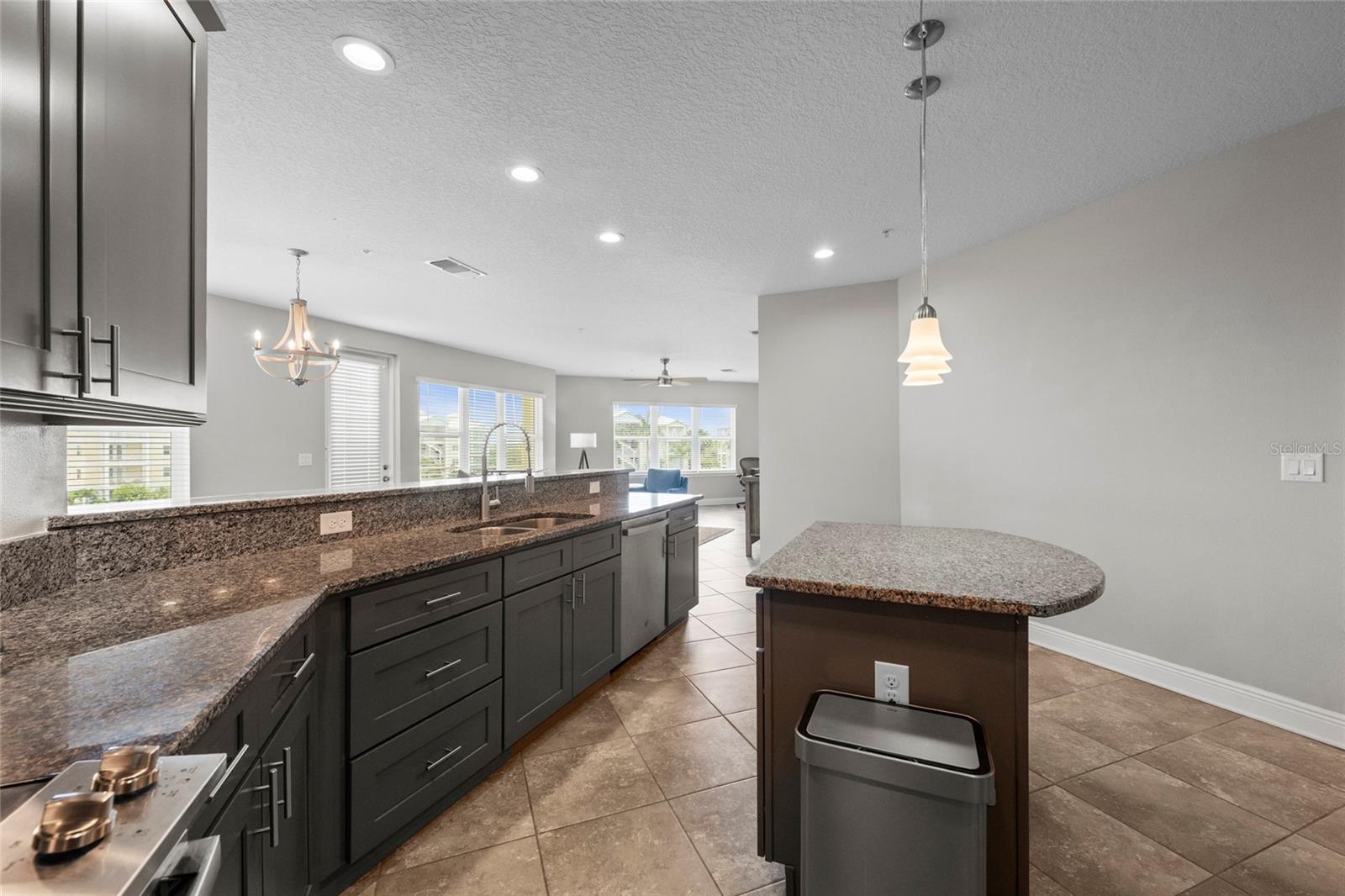 Listing Image #5