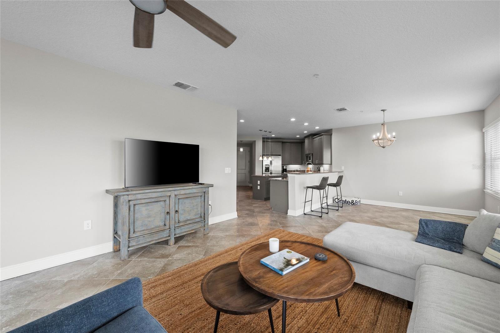 Listing Image #11