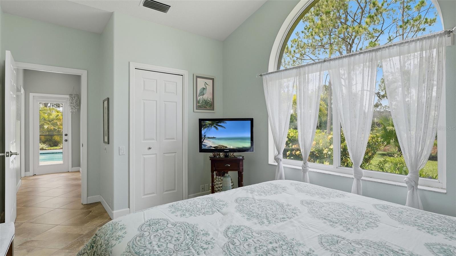 Listing Image #14