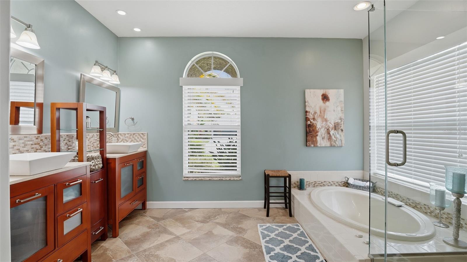 Listing Image #16