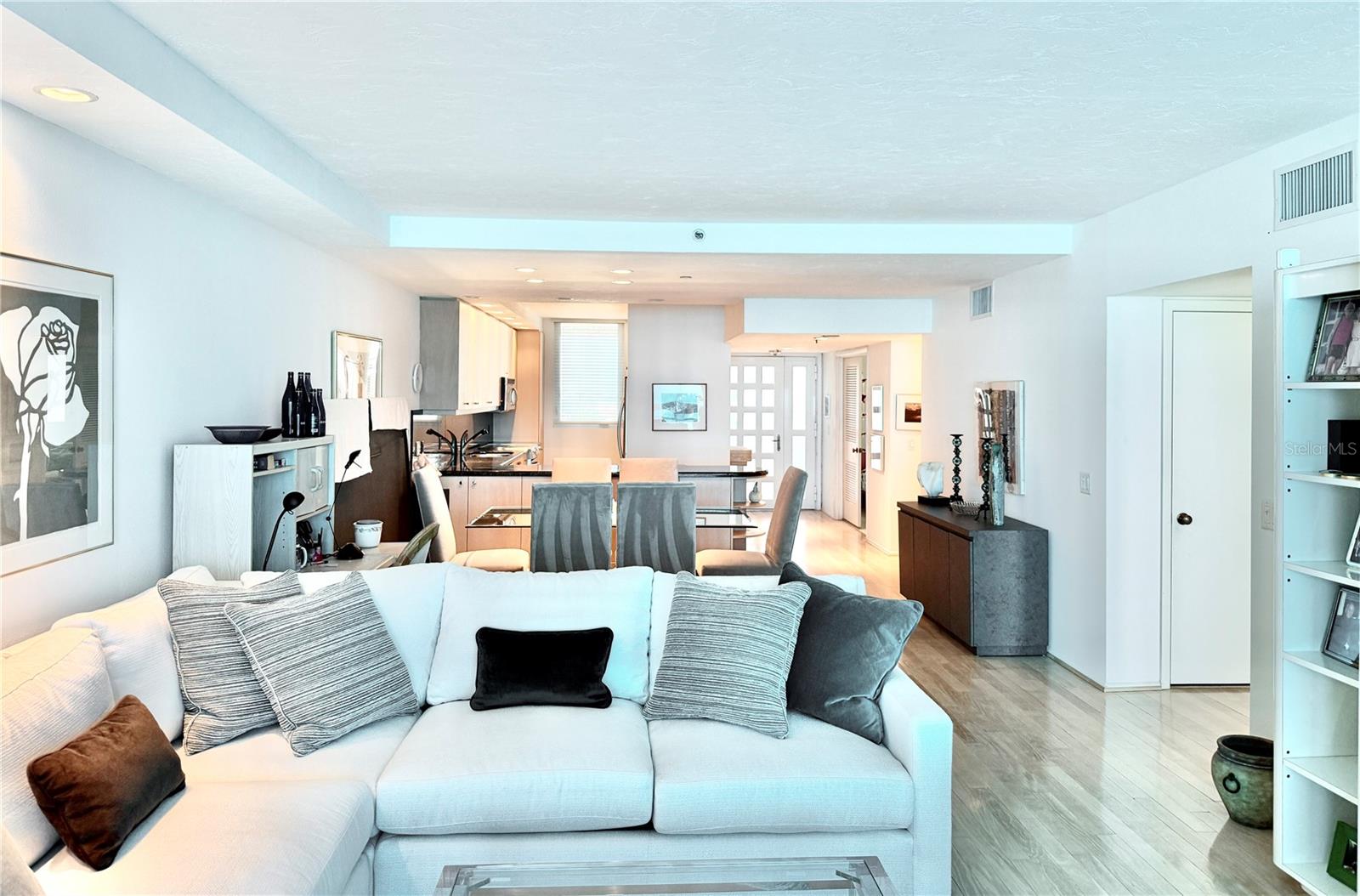 Listing Image #6