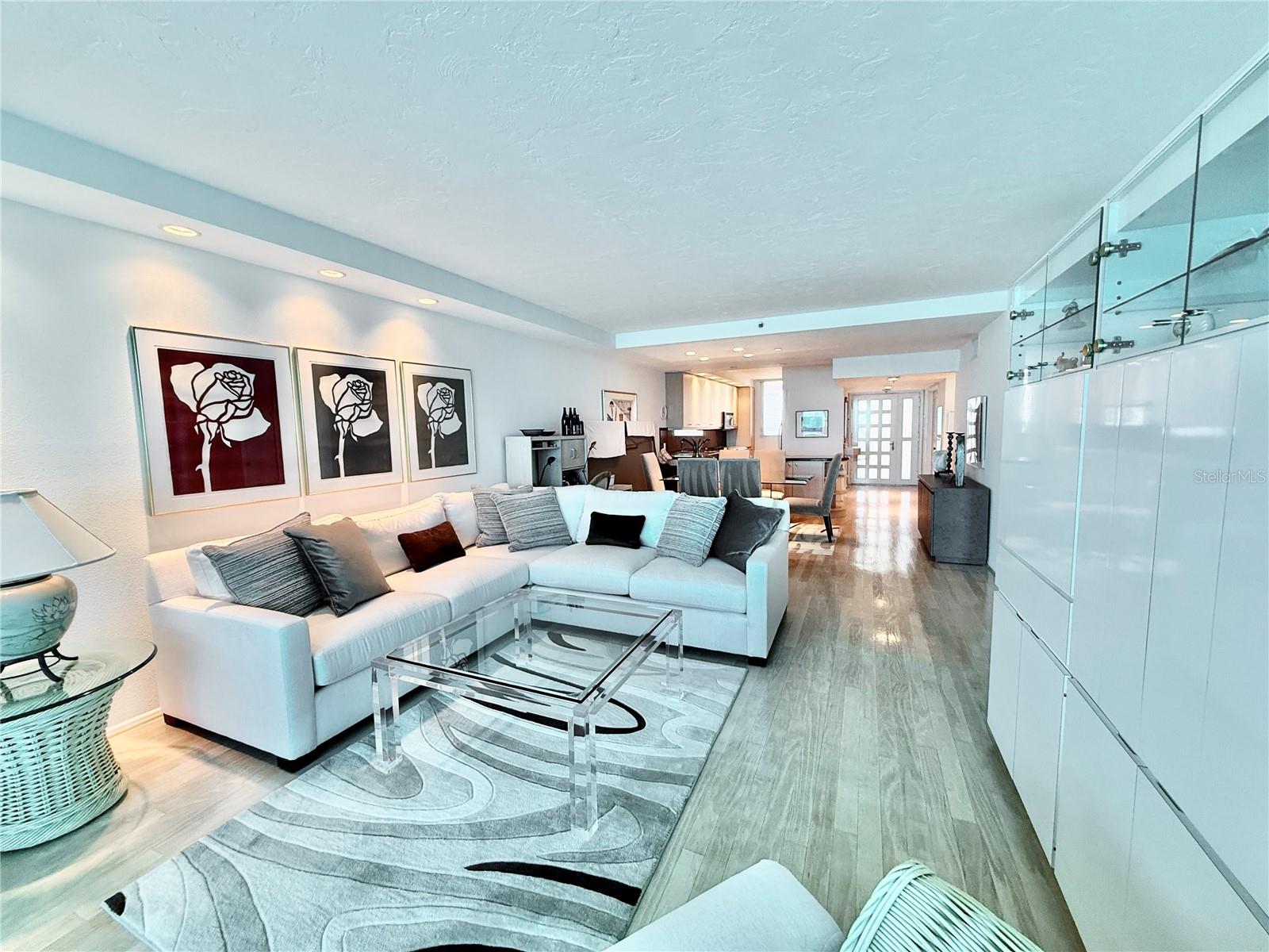 Listing Image #8