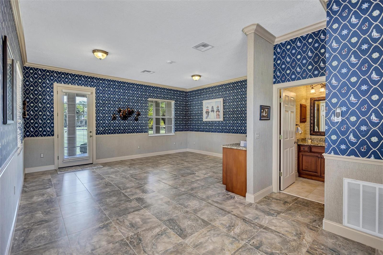 Listing Image #92